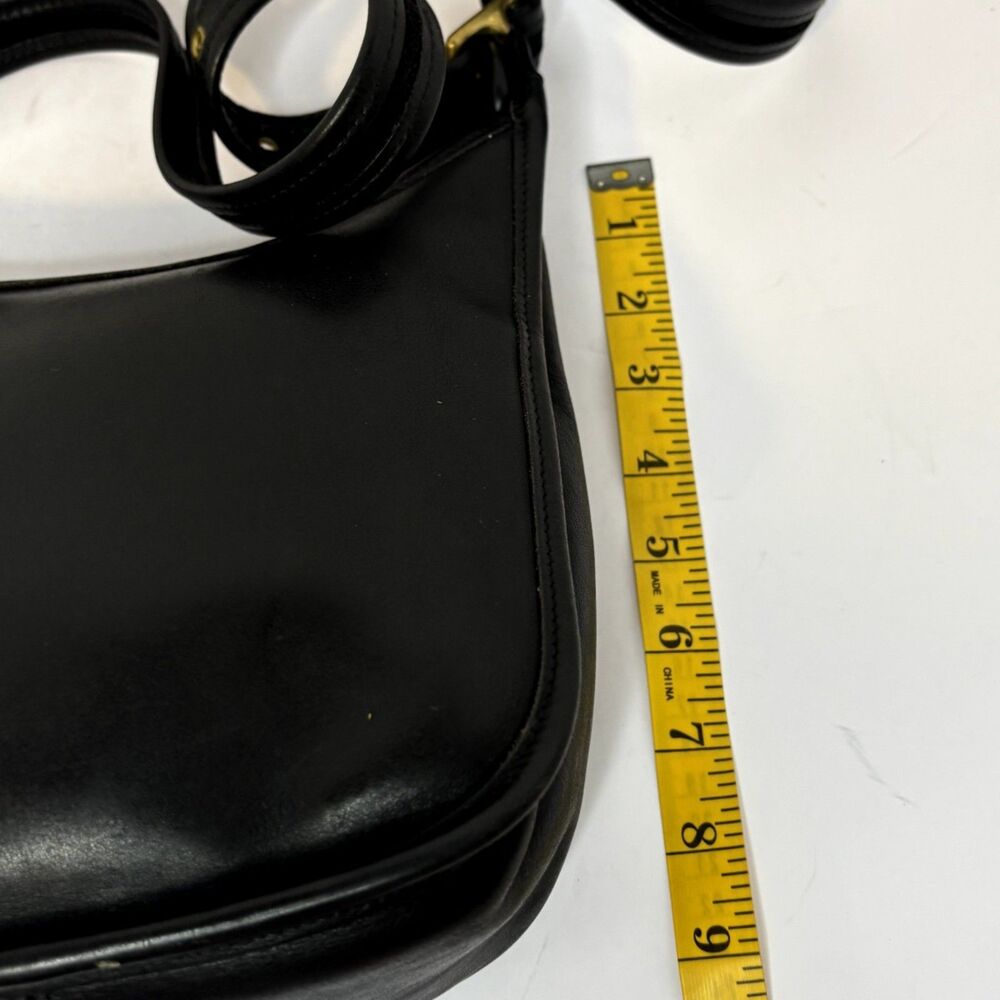 Coach Legacy Collection Shoulder Bag Black Glove Tanned Leather Brass Hardware - Picture 8 of 8